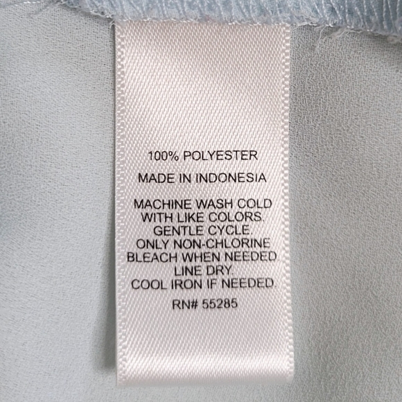 Express Pleated Baby Blue Crepe Blouse Women's size small - Picture 7 of 7